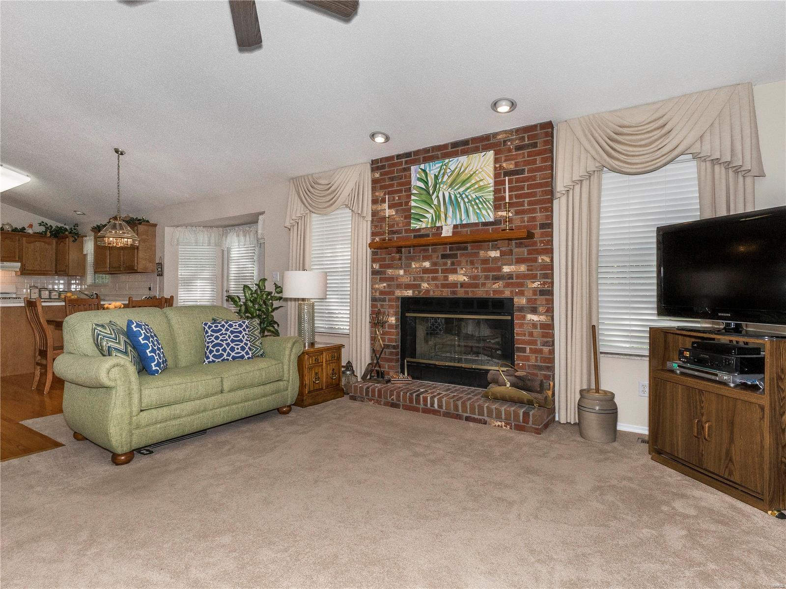 2513 Hunters Ridge Edwardsville, IL 62025 - Photo 7 of 32 Gallery Image 7