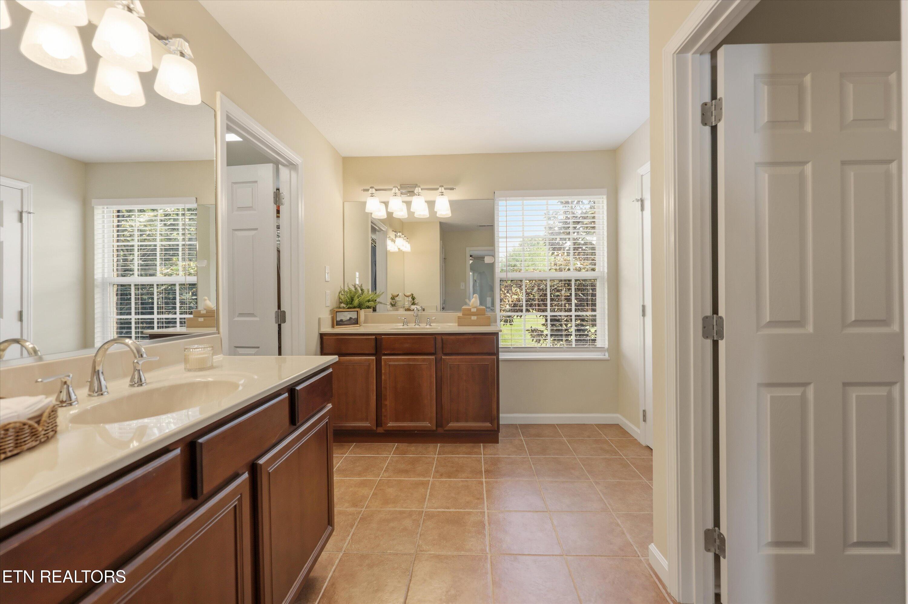 9229 Ridges Meadow Lane Knoxville, TN 37931 - Photo 21 of 53 Separate Vanities
