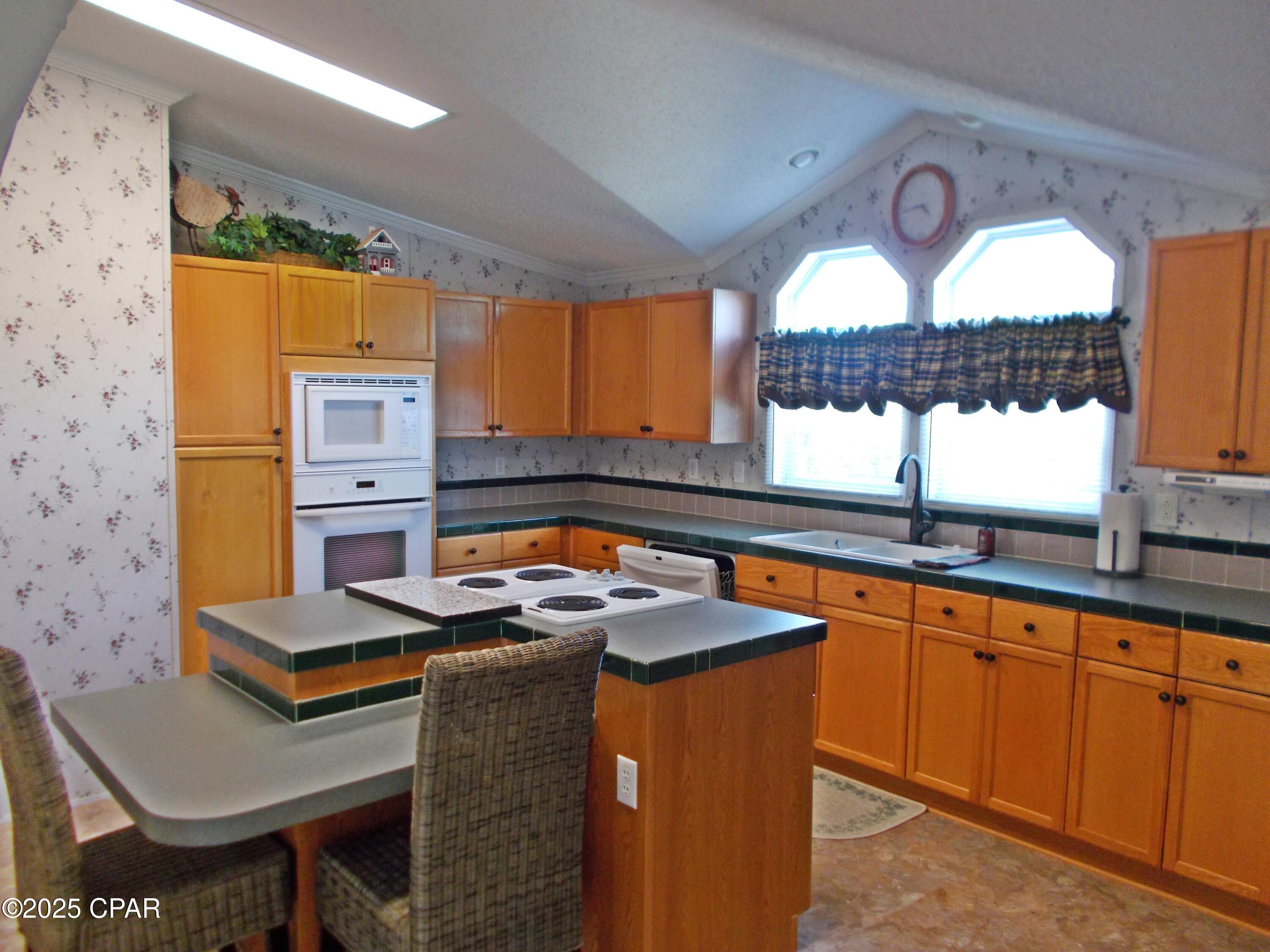 702 Moonseed Lane Chipley, FL 32428 - Photo 5 of 32