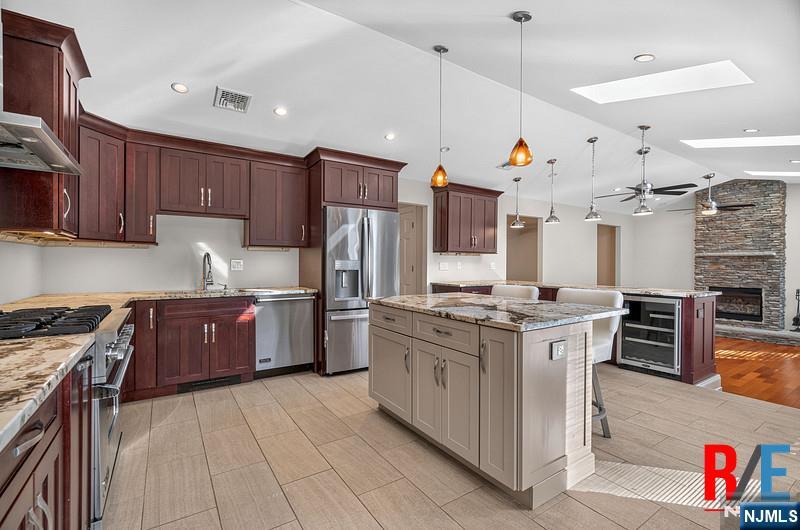 30-07 Gentner Road Fair Lawn, NJ 07410 - Photo 4 of 26