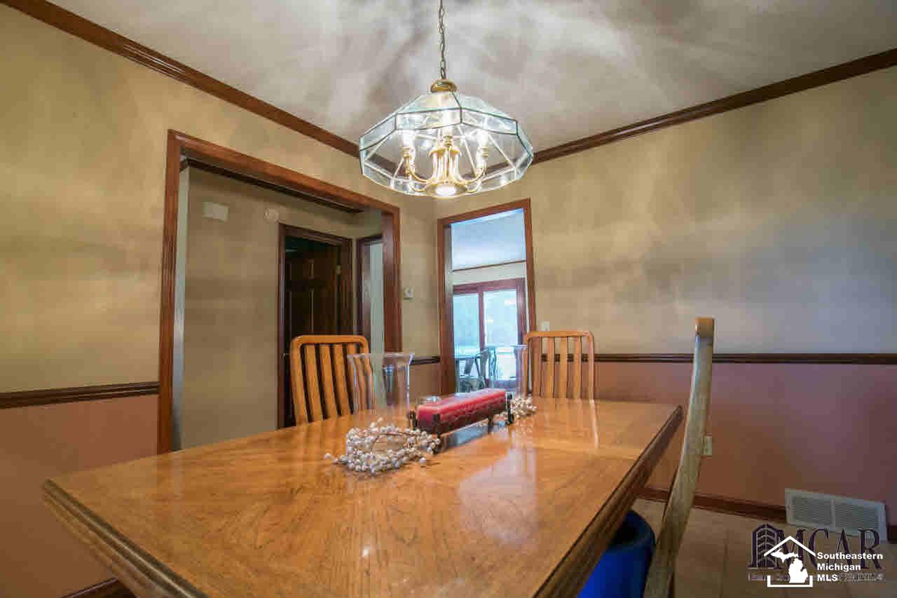 8354 Jackman Road Temperance, MI 48182 - Photo 7 of 42 21348285-6.JPG