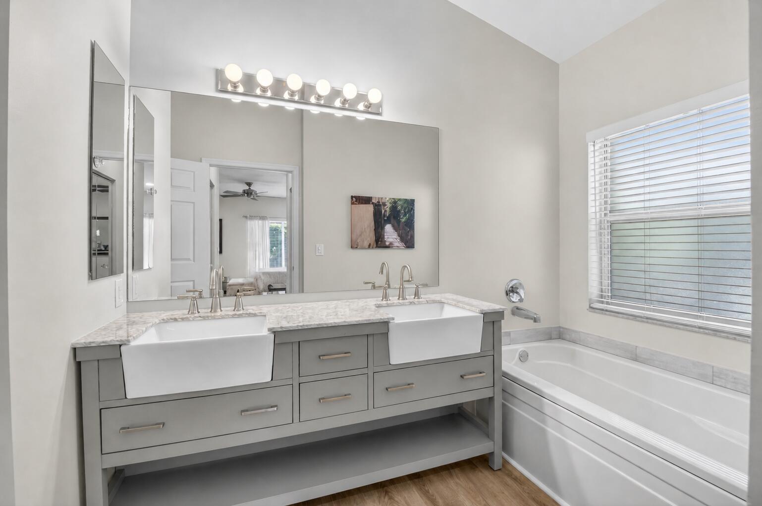 8446 Vía Serena Boca Raton, FL 33433 - Photo 10 of 30 Primary Bathroom