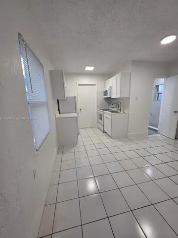 $1,700 | 1948 Fillmore Street, Unit 1948, Hollywood, FL 33020