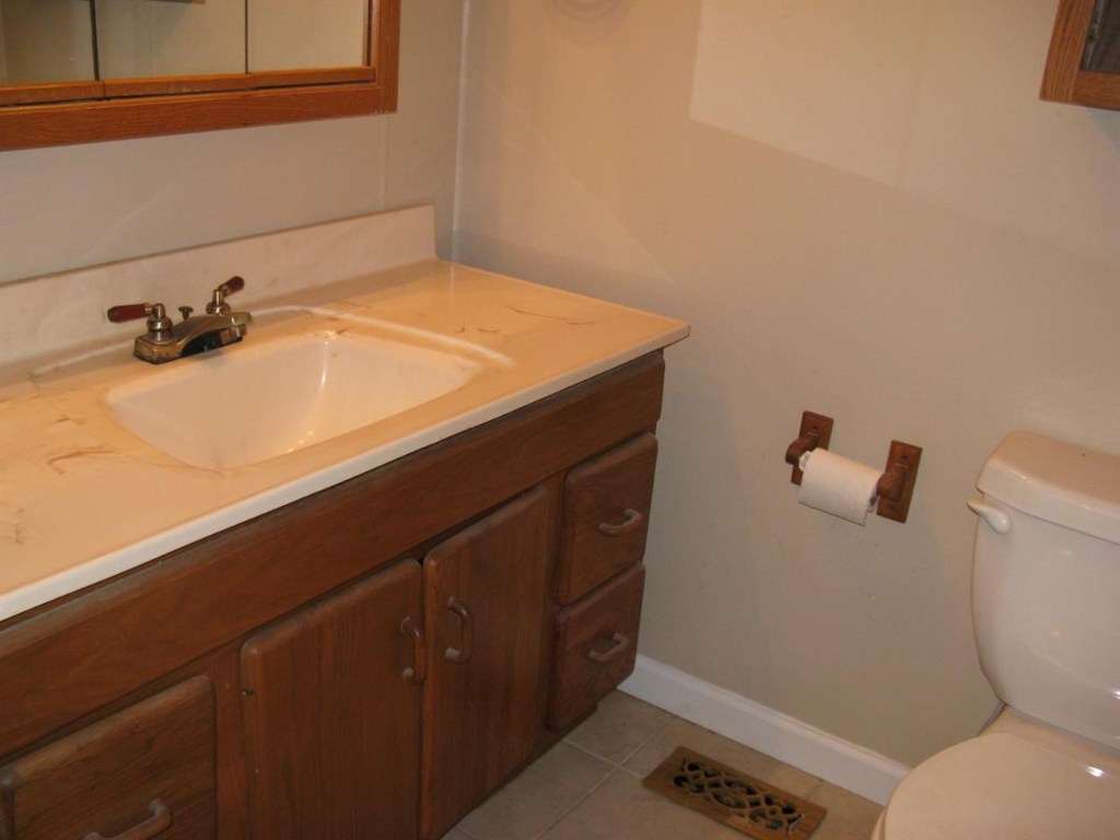 1213 Arnold Road, Unit 100 MIDWOOD DRIVE Anderson, SC 29625 - Photo 8 of 18