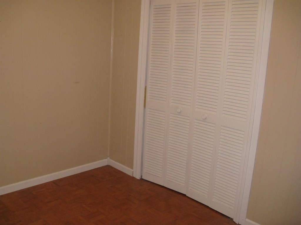 1213 Arnold Road, Unit 100 MIDWOOD DRIVE Anderson, SC 29625 - Photo 10 of 18