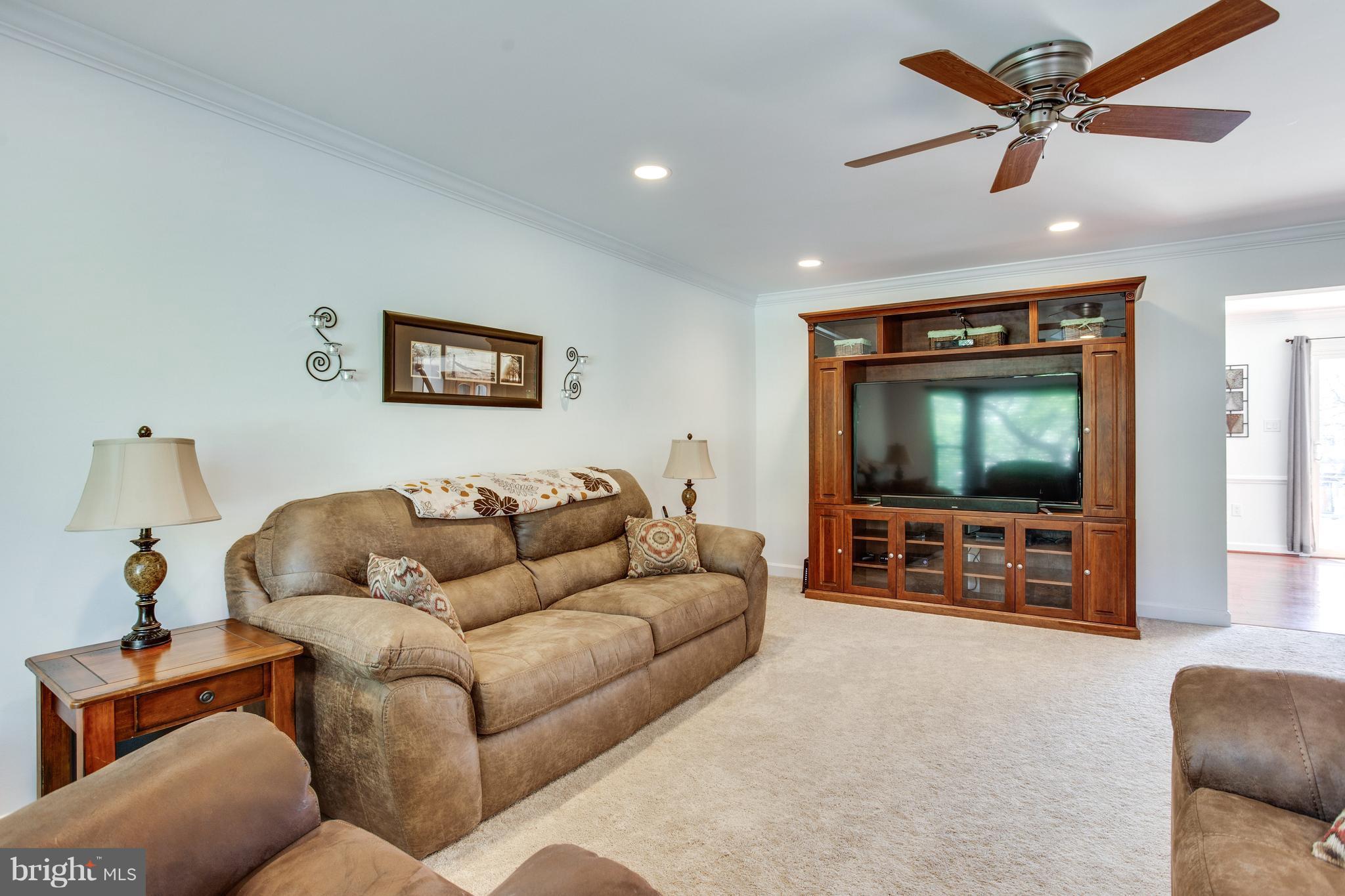 5599 Rivendell Place Frederick, MD 21703 - Photo 11 of 28 Living Room