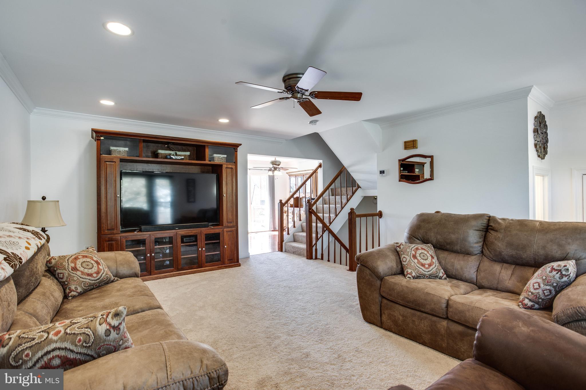 5599 Rivendell Place Frederick, MD 21703 - Photo 12 of 28 Living Room