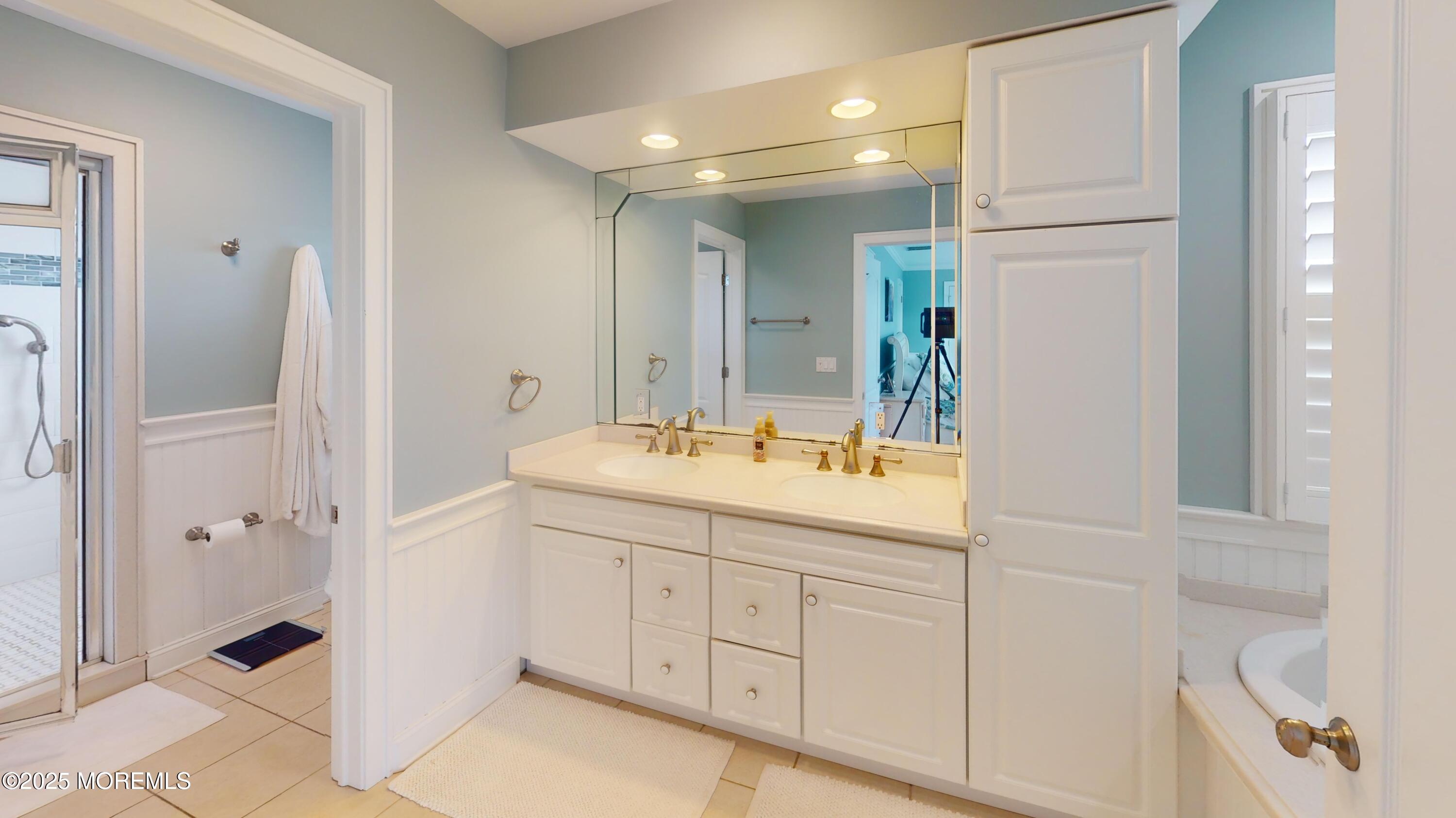 100 Waldron Road Toms River, NJ 08753 - Photo 16 of 36 100-Waldron-Rd-Bathroom