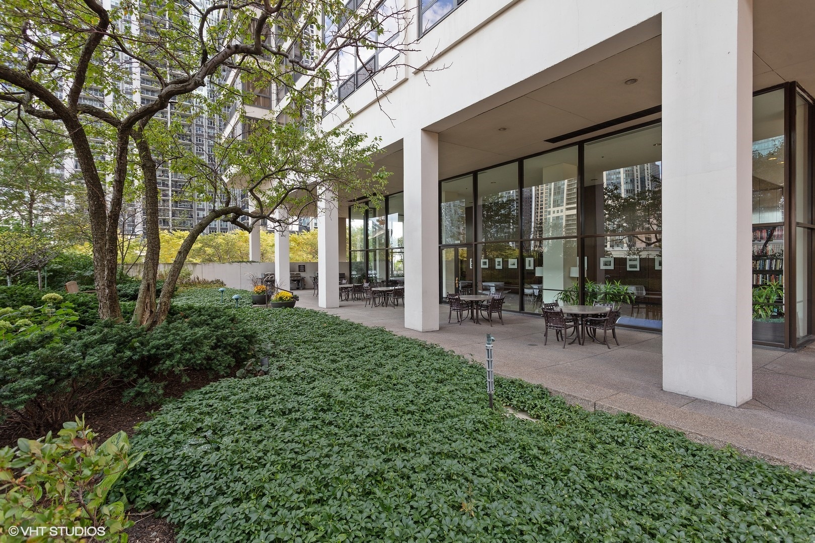 360 East Randolph Street, Unit 3507 Chicago, IL 60601 - Photo 14 of 21