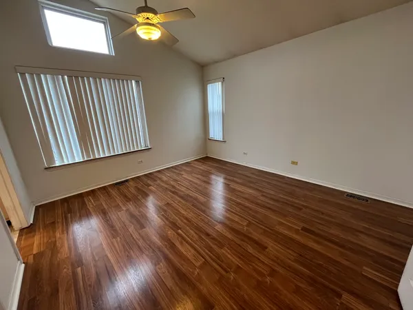 $375,100 | 246 Homewood Drive, Bolingbrook, IL 60440