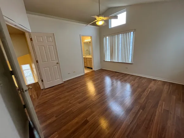 $375,100 | 246 Homewood Drive, Bolingbrook, IL 60440