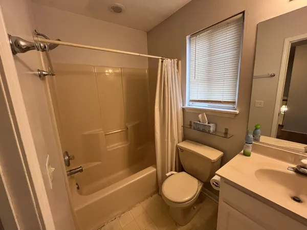 $375,100 | 246 Homewood Drive, Bolingbrook, IL 60440