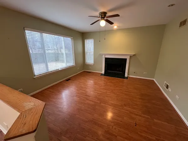 $375,100 | 246 Homewood Drive, Bolingbrook, IL 60440