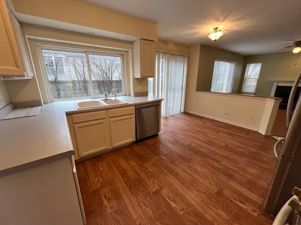 $375,100 | 246 Homewood Drive, Bolingbrook, IL 60440