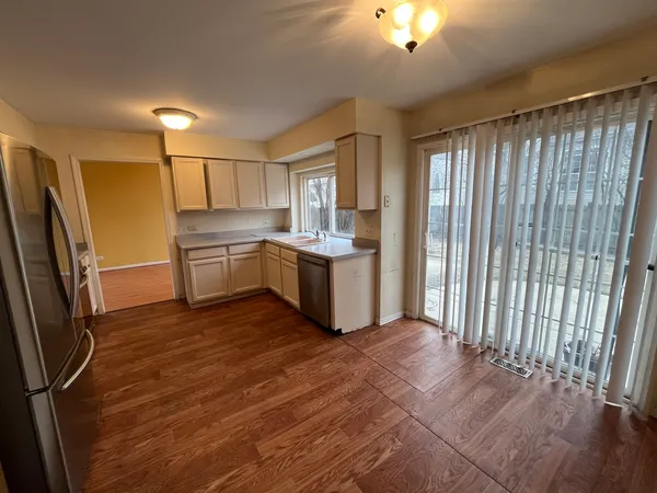 $375,100 | 246 Homewood Drive, Bolingbrook, IL 60440