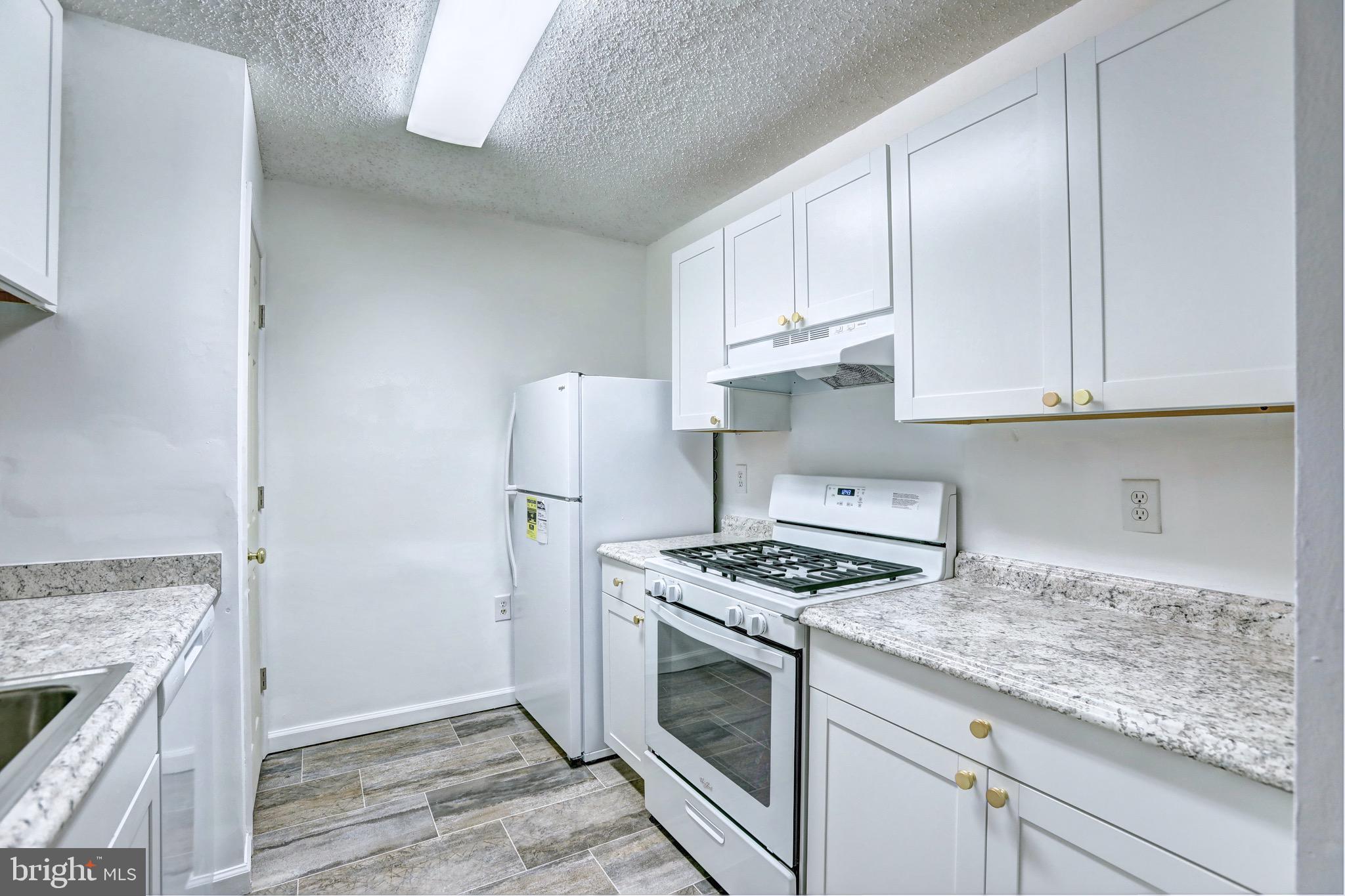 20957 Timber Ridge Terrace, Unit 104 Ashburn, VA 20147 - Photo 10 of 21 Gallery Image 10