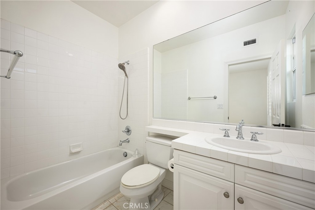 25 Hallcrest Drive Ladera Ranch, CA 92694 - Photo 21 of 40 Ensuite bathroom off secondary bedroom