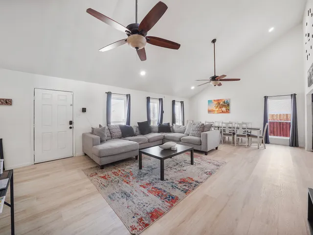 $4,000 | 8007 Beluche Drive, Galveston, TX 77551