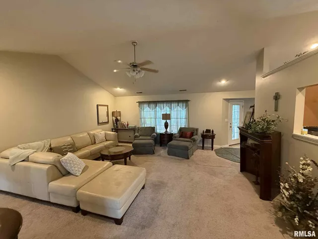 $339,900 | 1111 Early Bird Lane, Marion, IL 62959