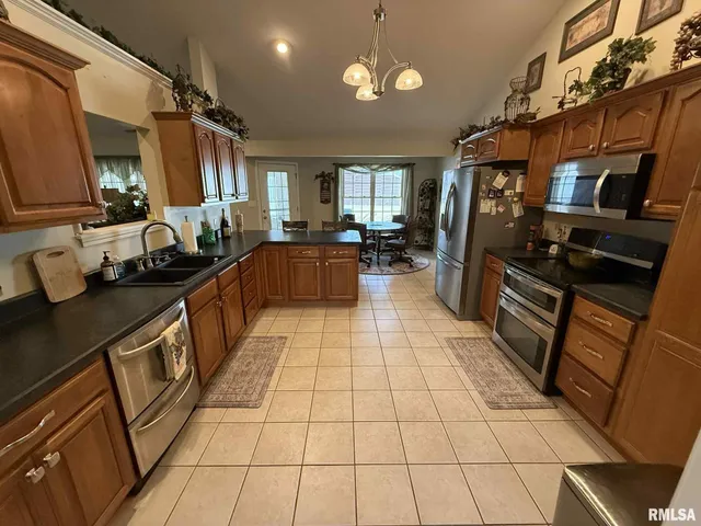 $339,900 | 1111 Early Bird Lane, Marion, IL 62959