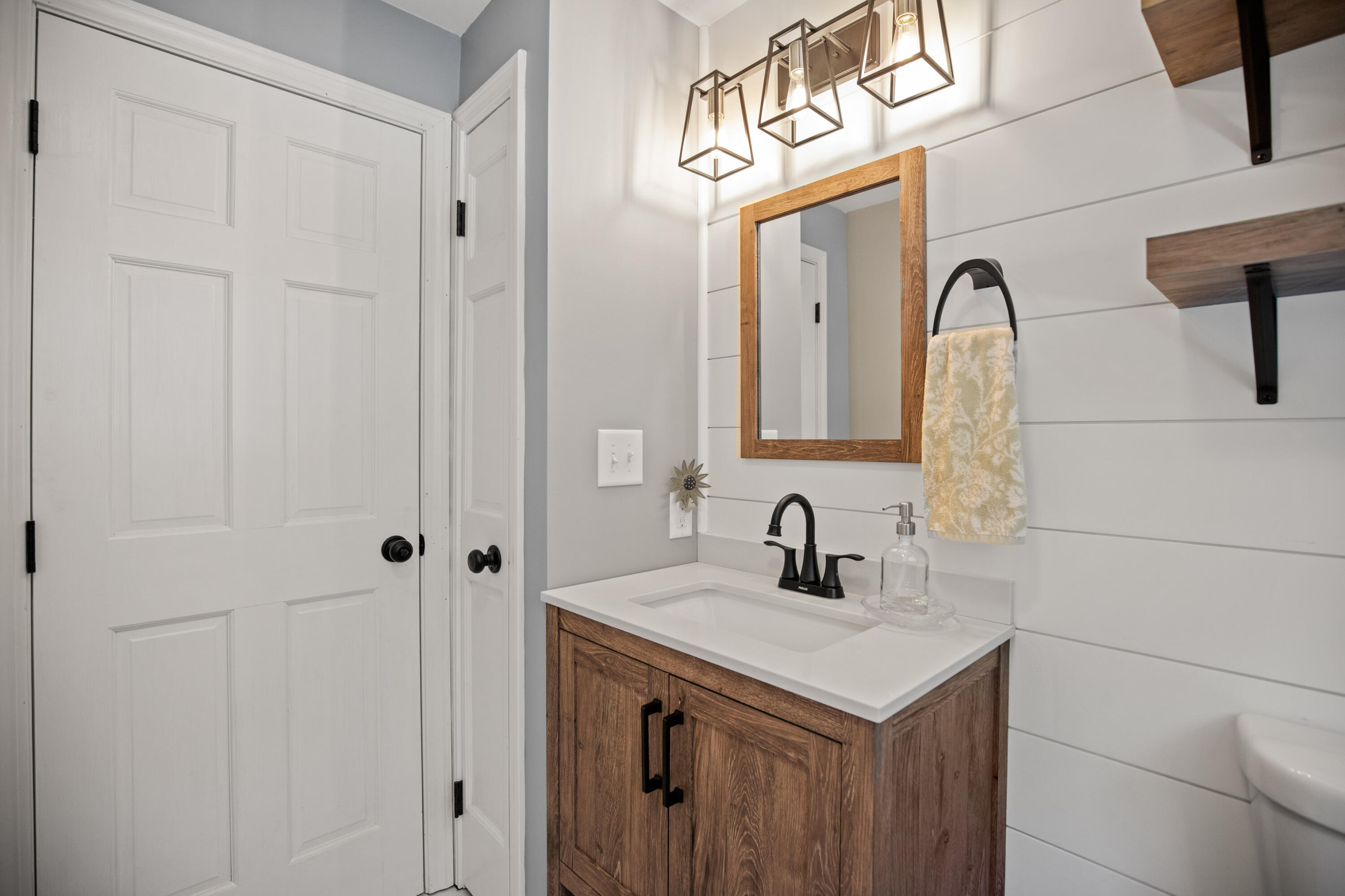 40 Brackett Road Gorham, ME 04038 - Photo 15 of 37 1st Floor Full Bath