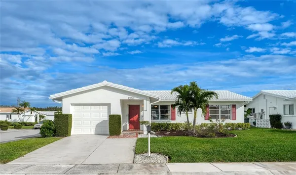 $239,900 | 9315 42nd Way North, Unit 5, Pinellas Park, FL 33782