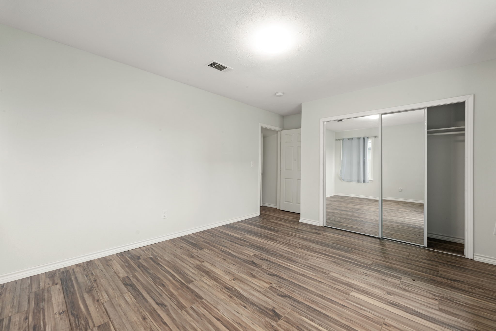 5127 Maple Street Bellaire, TX 77401 - Photo 14 of 20