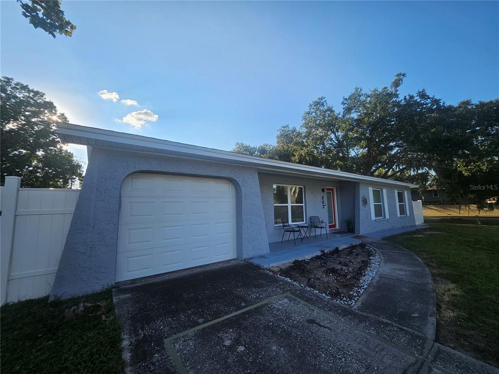 802 Windsor Circle Brandon, FL 33510 - Photo 3 of 17 a house view with a backyard space