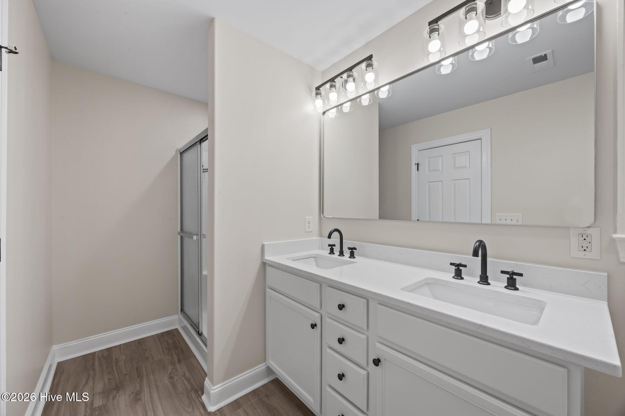 230 Station House Road New Bern, NC 28562 - Photo 22 of 34 Dual vanity