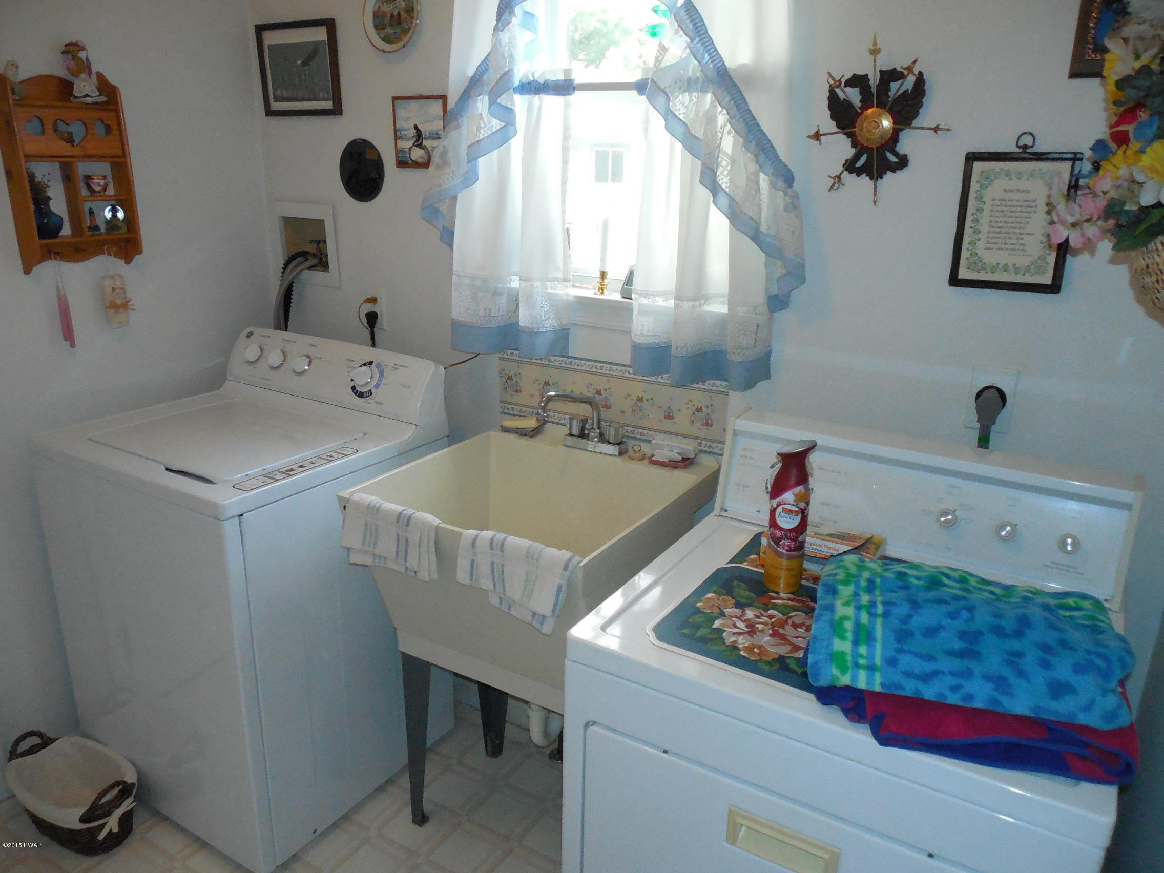 105 Lens Road Hawley, PA 18428 - Photo 10 of 30 Gallery Image 10