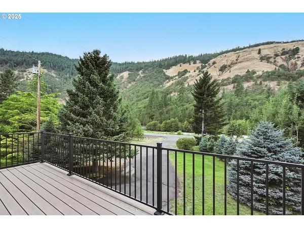 a view of outdoor space yard deck and patio