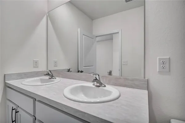 $375,000 | 32606 Canyonlands Drive, Wesley Chapel, FL 33543
