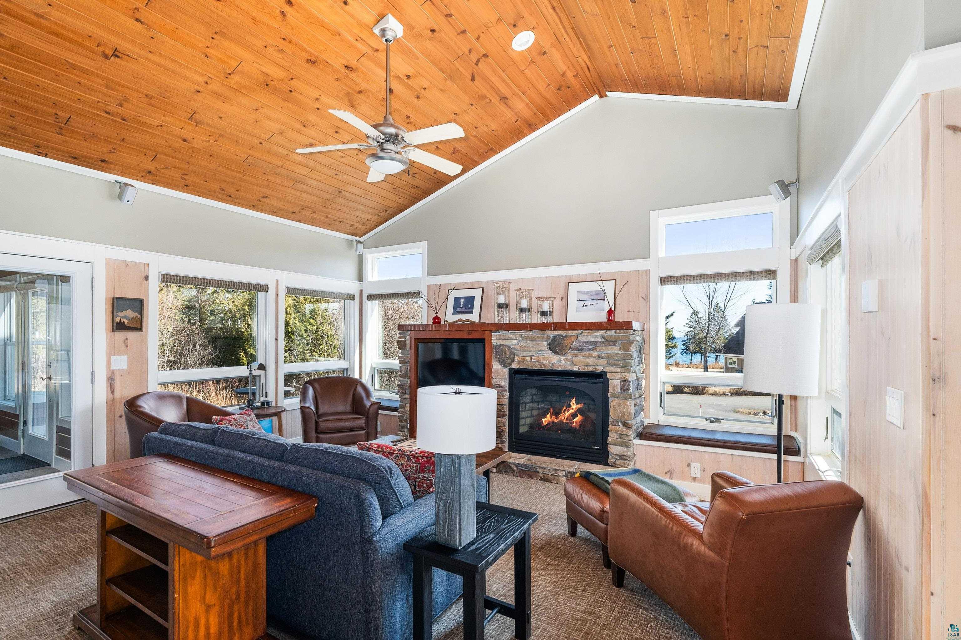 563 Larsmont Way, Unit 405 Two Harbors, MN 55616 - Photo 4 of 50