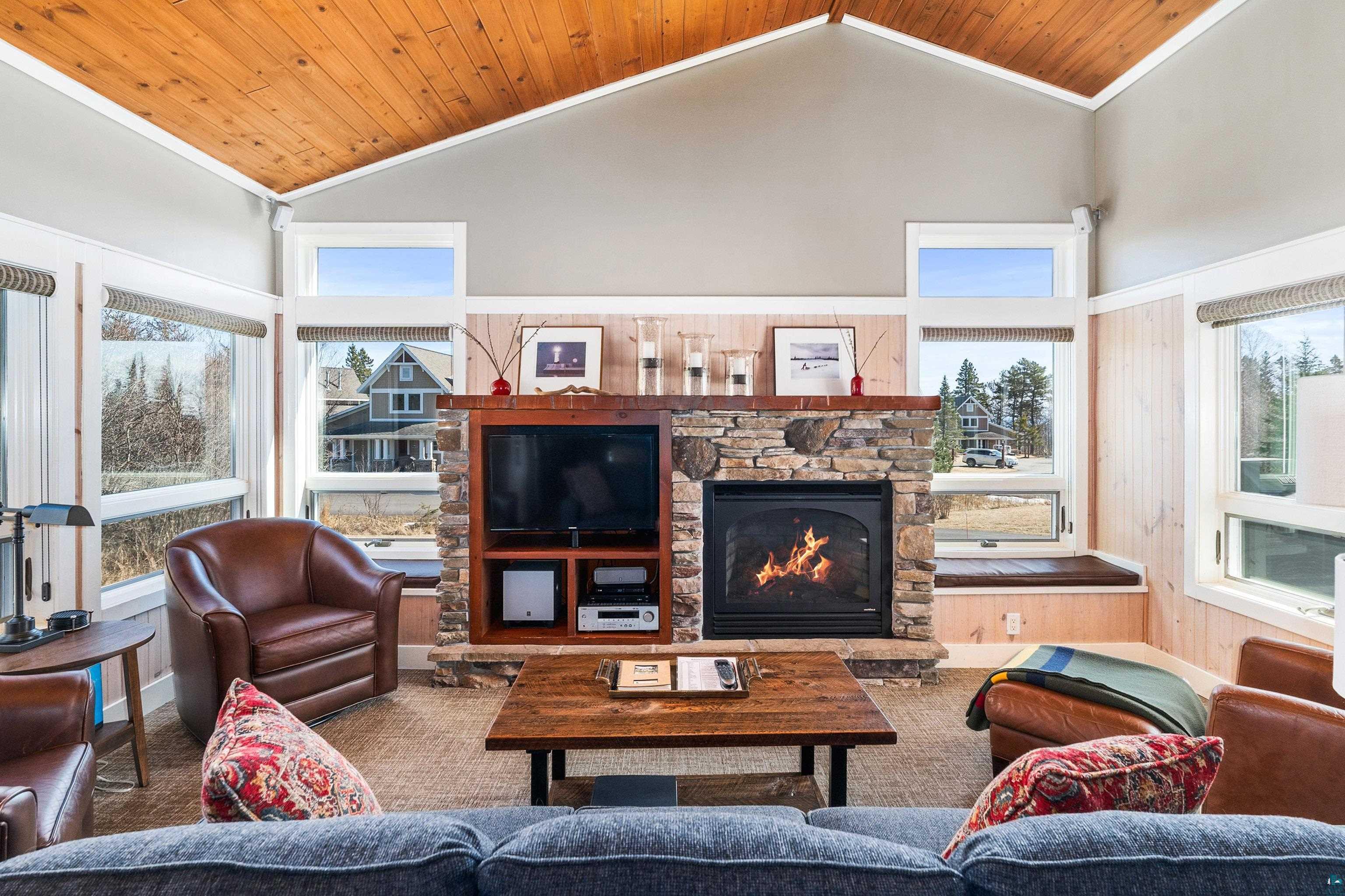 563 Larsmont Way, Unit 405 Two Harbors, MN 55616 - Photo 6 of 50