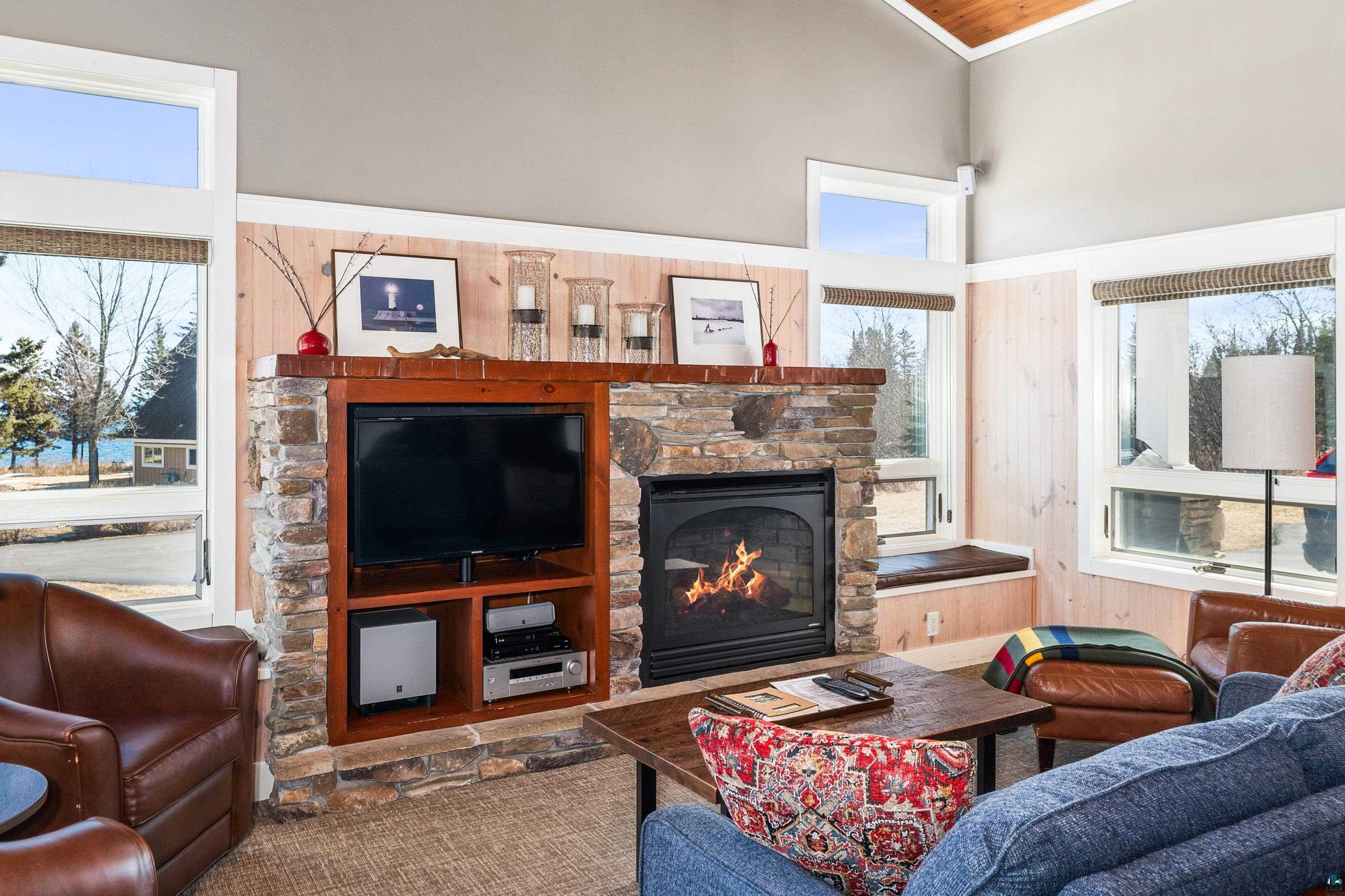 563 Larsmont Way, Unit 405 Two Harbors, MN 55616 - Photo 8 of 50