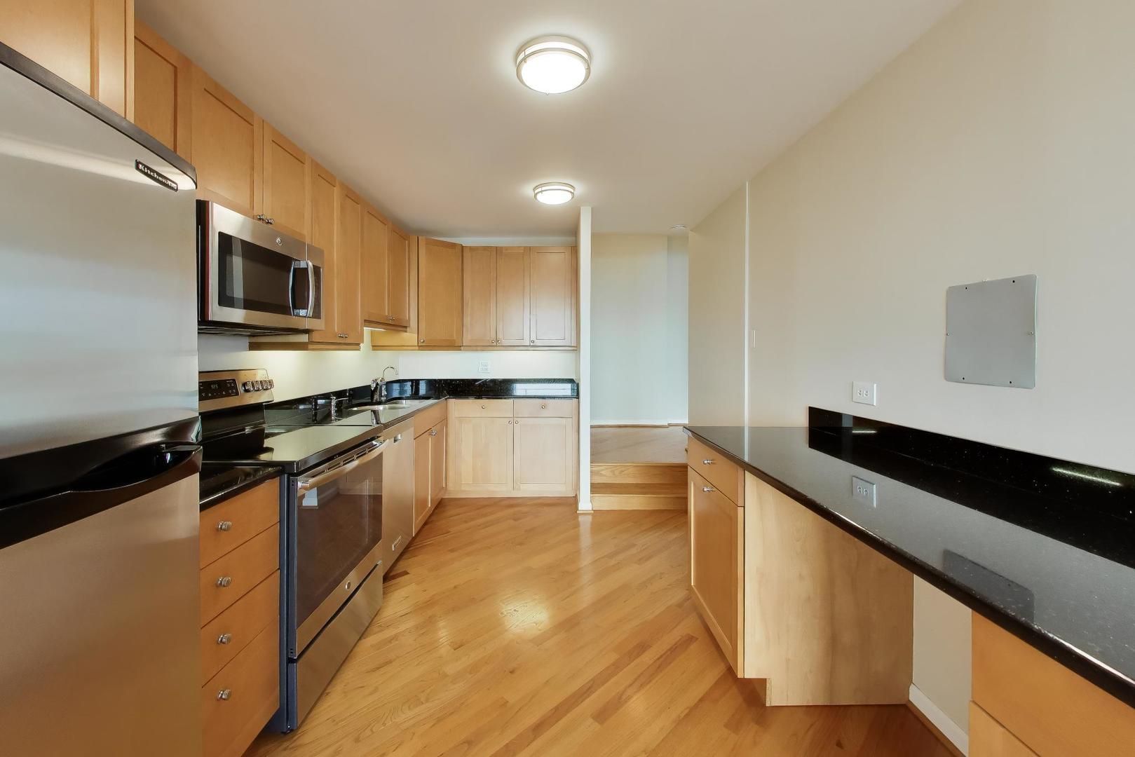 5733 North Sheridan Road, Unit 6C Chicago, IL 60660 - Photo 9 of 27 Gallery Image 9