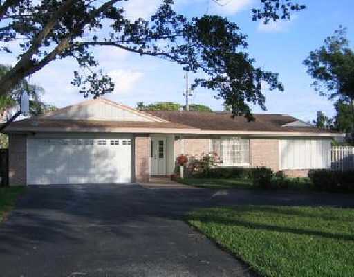 119 Beverly Road West Jupiter, FL 33469 - Photo 1 of 2 Primary Photo