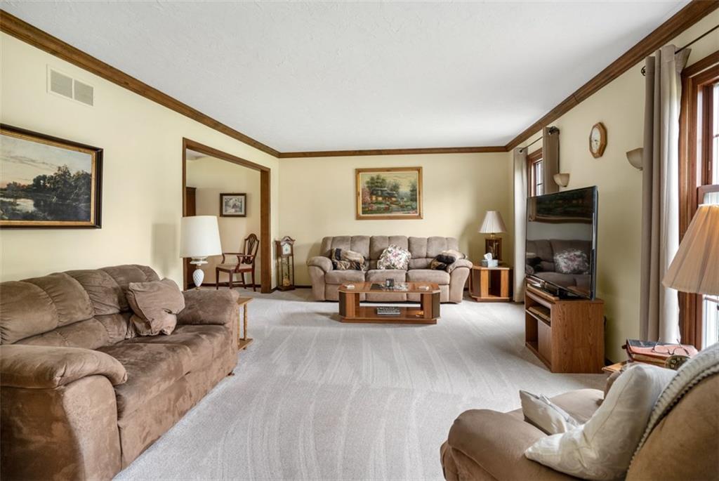 744 Tanglewood Road Hermitage, PA 16148 - Photo 3 of 20 Gallery Image 3