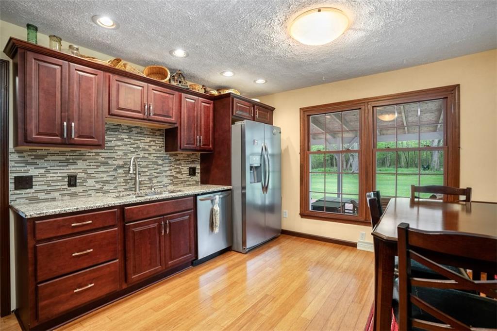 744 Tanglewood Road Hermitage, PA 16148 - Photo 6 of 20 Gallery Image 6