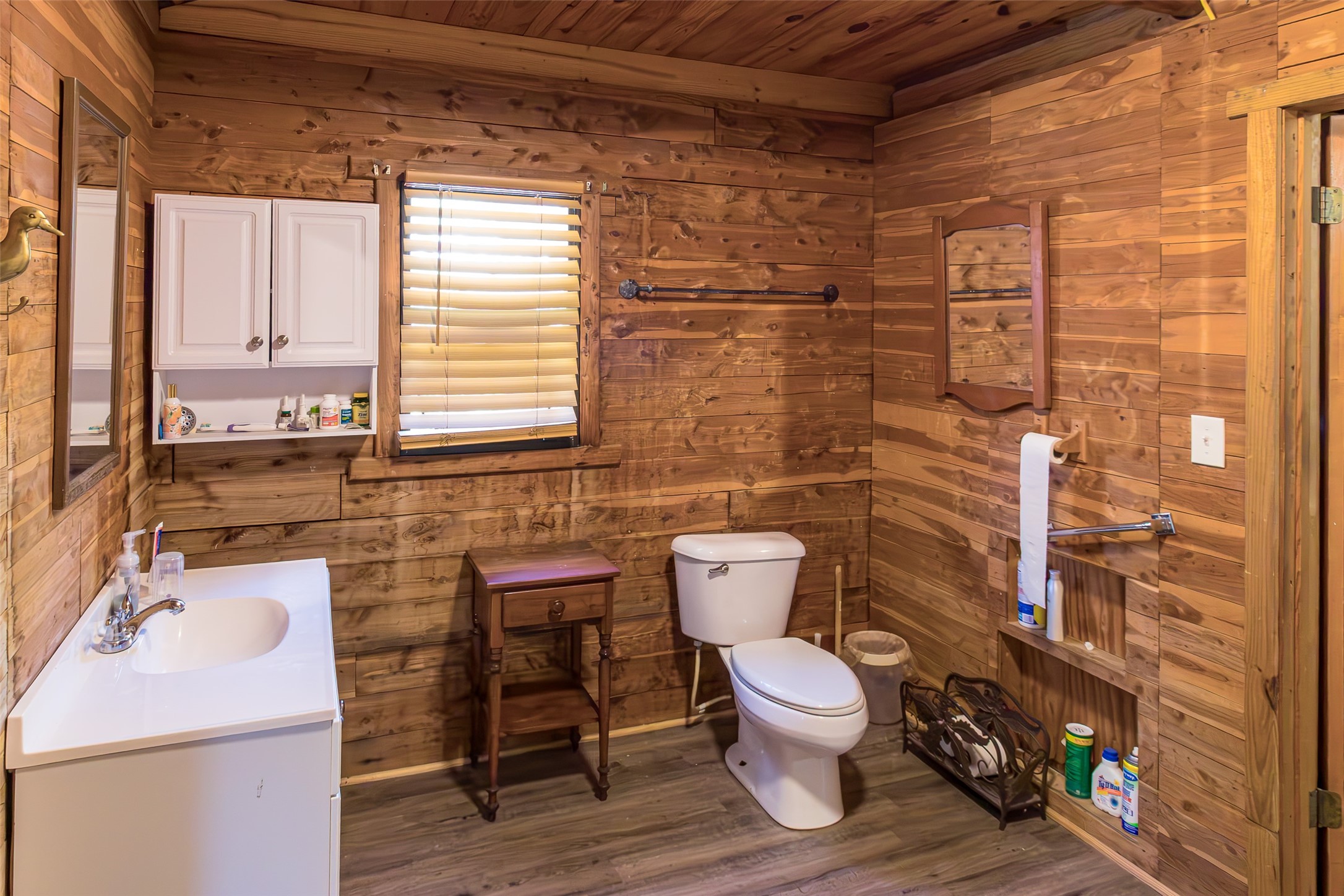 511 Commerce Street Palacios, TX 77465 - Photo 10 of 40 Main Cabin