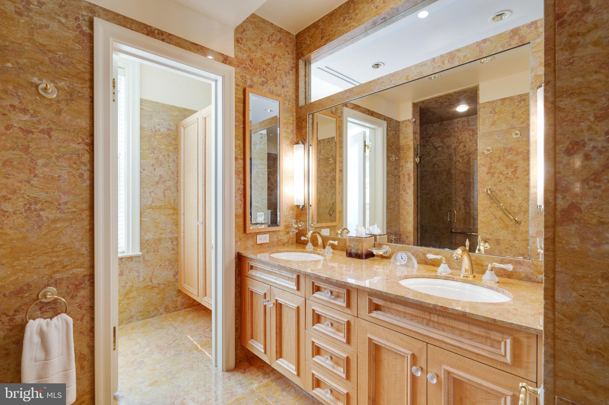 250 South 18th Street, Unit 601 Philadelphia, PA 19103 - Photo 14 of 52 Primary Bath