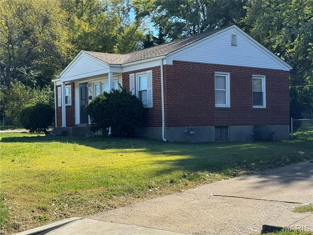 $129,900 | 840 Pershall Road, Florissant, MO 63031