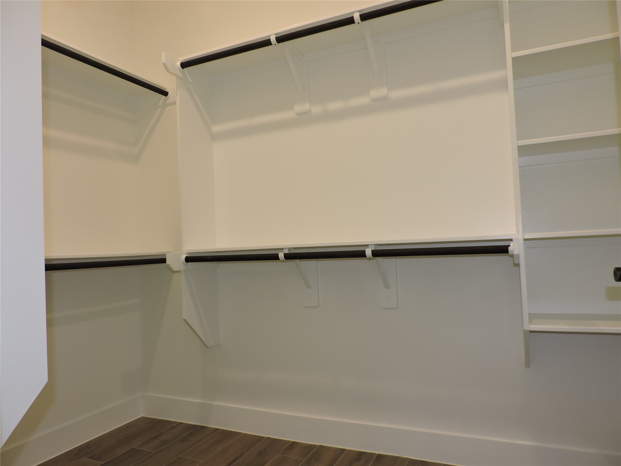 12853 Meadow Wind Way Conroe, TX 77302 - Photo 28 of 47 Walk in closet
