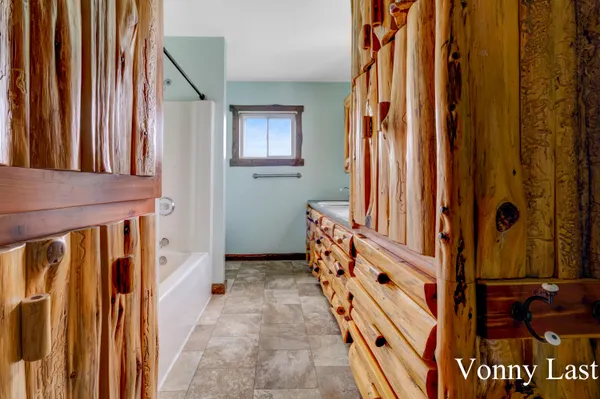 $539,000 | 950 West 40th Street, Fremont, MI 49412