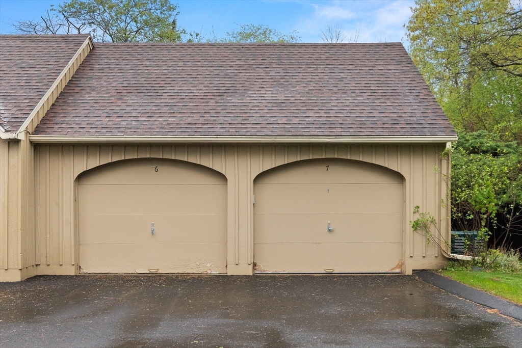 7 Carriage Way Danvers, MA 01923 - Photo 24 of 31 a backyard of a house