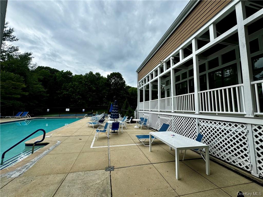 17 Rambling Brook Road Chappaqua, NY 10514 - Photo 32 of 32 View of swimming pool and clubhouse