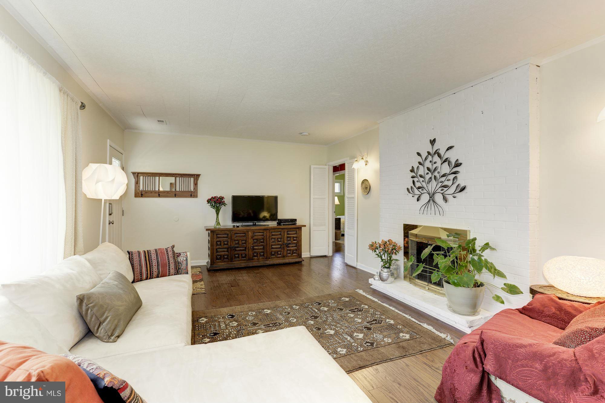1306 Jefferson Road Fort Washington, MD 20744 - Photo 6 of 21 Living Room