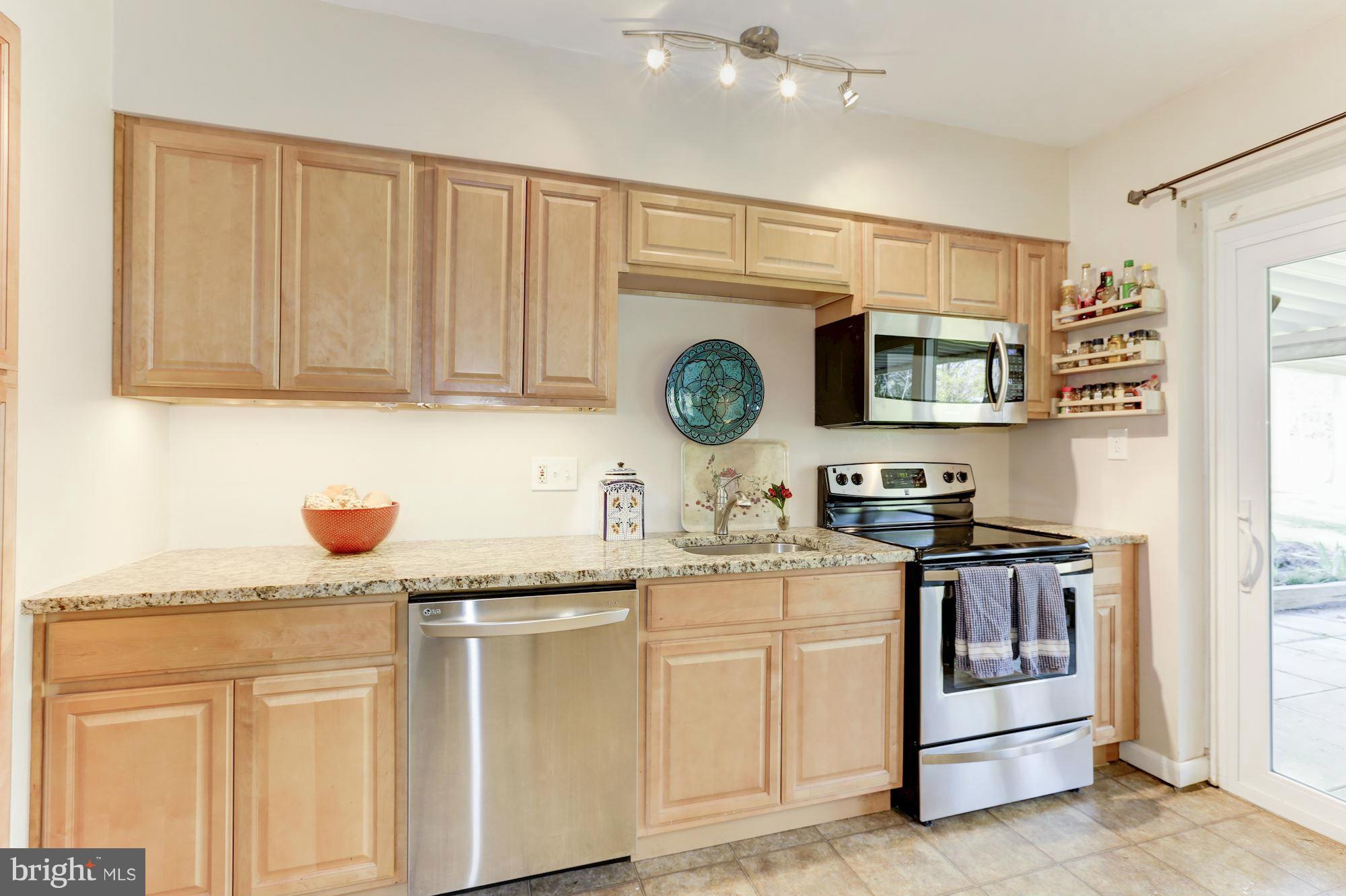 1306 Jefferson Road Fort Washington, MD 20744 - Photo 9 of 21 Kitchen