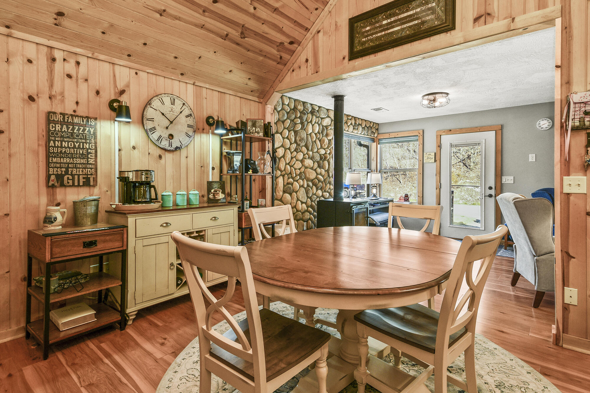 814 Peace In Valley Road Blue Eye, MO 65611 - Photo 26 of 53 Dining