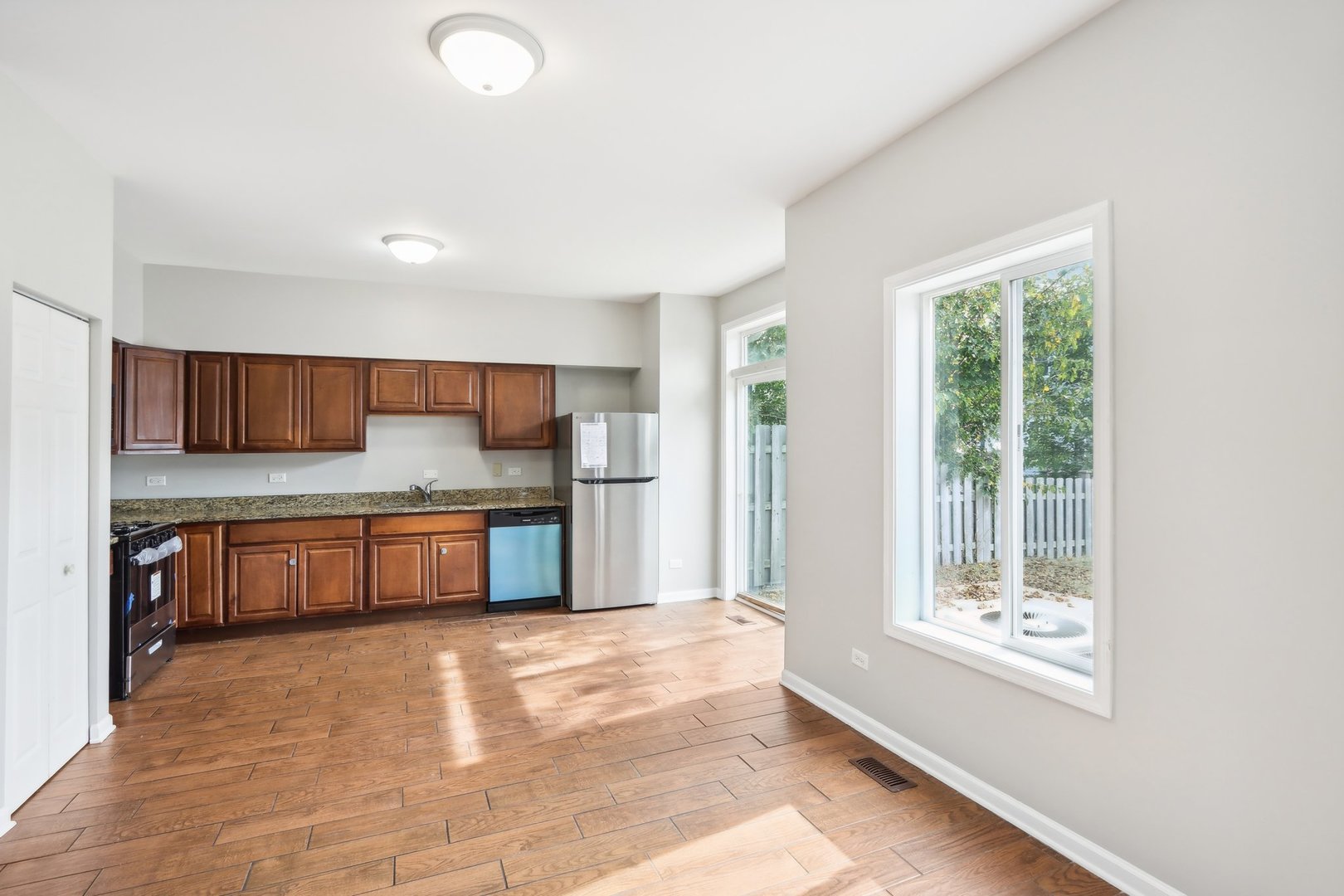 346 Richfield Trail Romeoville, IL 60446 - Photo 9 of 32 a large kitchen with a large window